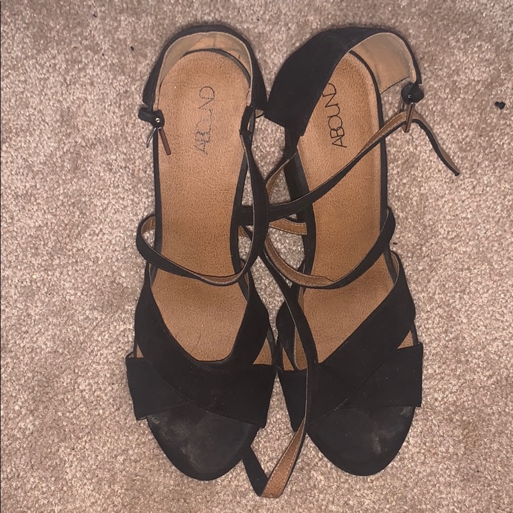Black Wedges